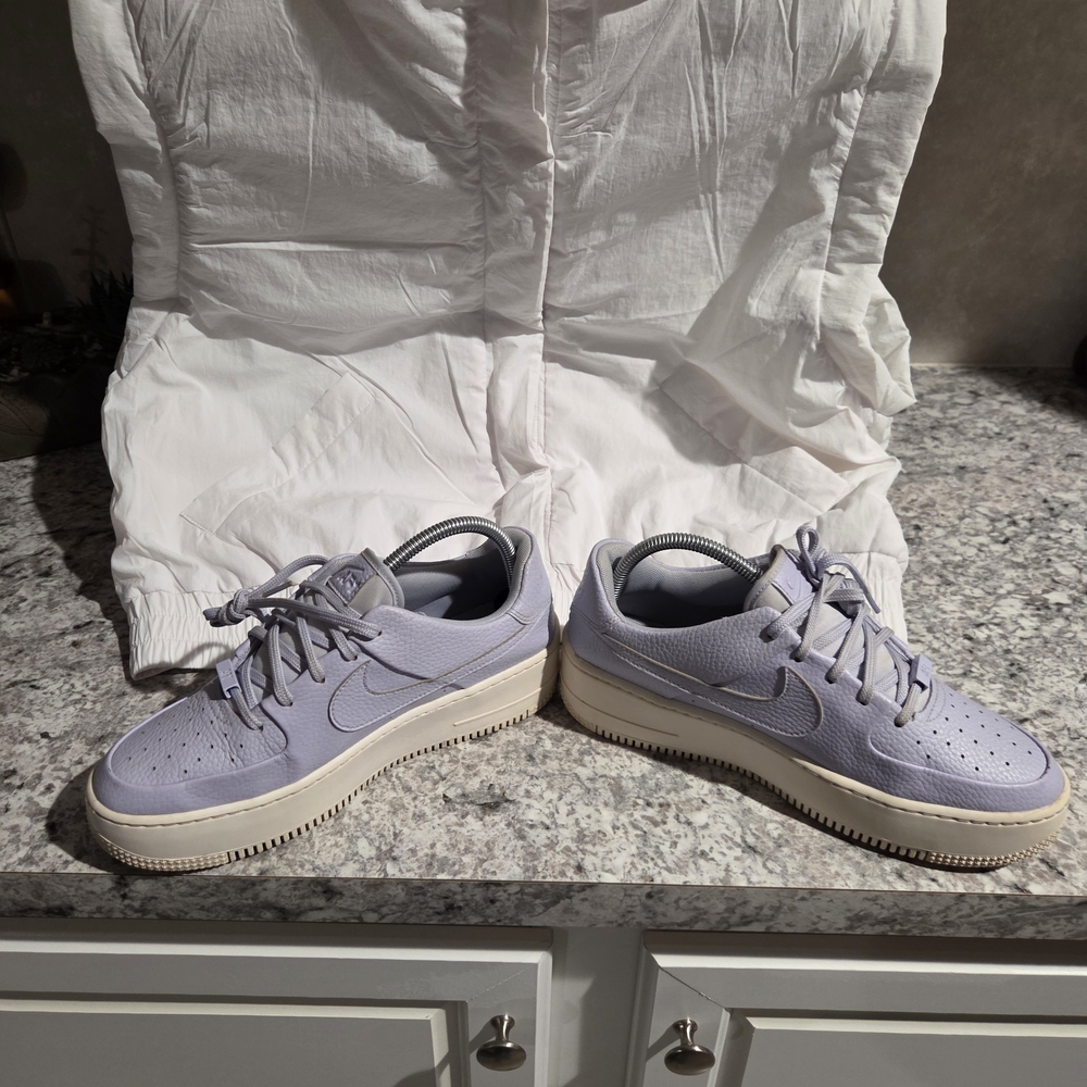 Bundle New White V Yest And Nike Air Force 1 Low Lavender Sneakers W Sz 9
